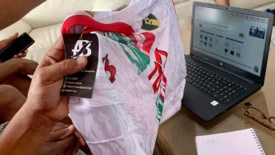 صورة المرابطون  يلعبون امام غامبيا بلباس ابيض