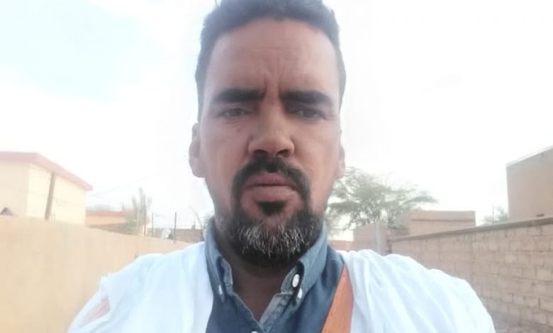 صورة القاضي ولد عبد الله يعزي في وفاة الوالدة الزهراء بنت عبد الله