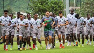 صورة الرئيس الموريتاني للمنتخب الوطني نعلق عليكم آمالا