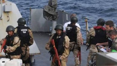 صورة البحرية الموريتانية تنقذ 5 بحارة من الغرق قرب “انجاكو”