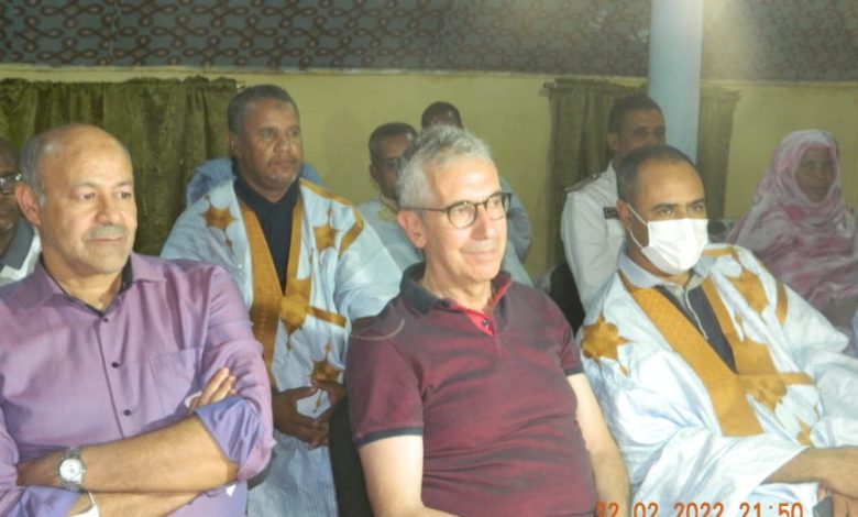 صورة كيفة / السفير الفرنسي في زيارة لمقر منتدى تجمع اقطاب منظمات المجتمع المدني