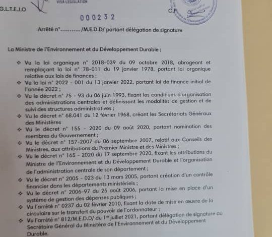 صورة وزيرة البيئة تسحب صلاحيات التوقيع من أمينها العام