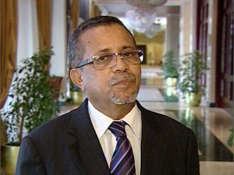 صورة الاتفاق على اختيار 18 شخصا بالتساوي بين الأغلبية والمعارضة كلجنة للإشراف على التشاور