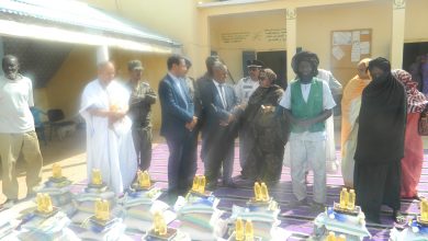 صورة كيفه / الوالي يشرف على توزيع 200 سلة غذائية مقدمة من النساء الرائدات