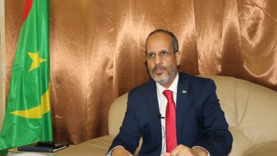 صورة وزير التهذيب يعزي في التلميذ المتوفى ويؤكد مباشرة التحقيق