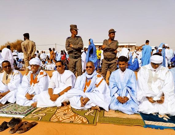 صورة كيفه / جموع غفيرة تؤدي صلاة العيد  من ساحة الولاية