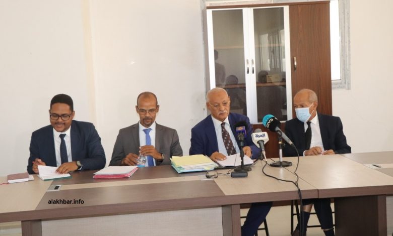 صورة دفاع عزيز يطالب بتعيين قاضي ويودع عريضة جديدة