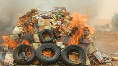 صورة كيفه/ الحاكم يشرف على اتلاف اكثر من 3طن من المواد الفاسدة
