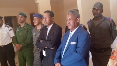 صورة كيفه / الوالي يشرف على إطلاق  فرق متنقلة للتلقيح وحاكم المقاطعه في زيارة  لبلدية الملک