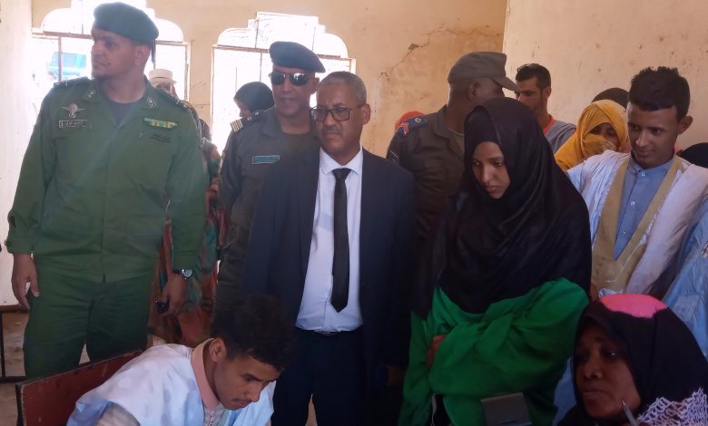 صورة كيفه / الوالي يتفقد سير عمليات التلقيح ويحث على مضاعفة الجهود