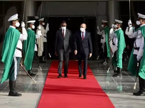 صورة الرئيس غزواني يتوجه إلى الكوت ديفوار للمشاركة في الـ “كوب 15”