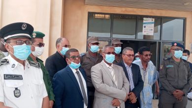 صورة كيفه / الوالي يحث المواطنين على اخذ اللقاح و يتفقد سير الحملة