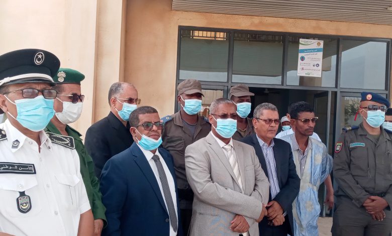 صورة كيفه / الوالي يحث المواطنين على اخذ اللقاح و يتفقد سير الحملة