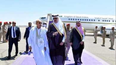 صورة رئيس الجمهورية يصل  المملكة العربية  السعودية