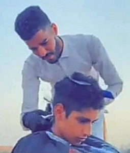 صورة حلاق  يقطع مسافة 700 كليومتر لحلاقة شعر الطفل شبو