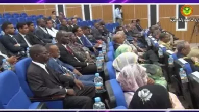 صورة لقاء بين الولاة وبعض أعضاء الحكومة لمتابعة “تعليمات” الرئيس