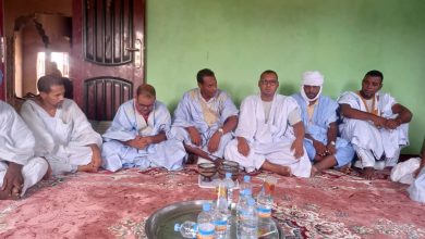 صورة رئيس جمعية احسي البكاي يعزي في وفاة عضو الجمعية مولاي ولد حامد