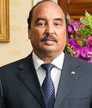 صورة الرئيس السابق محمد ولد عبد العزيز يتوجه الى فرنسا