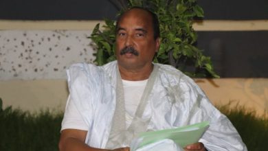 صورة انصار عزيز يتحدثون عن نية  اجتماعه بالجالية الفرنسية