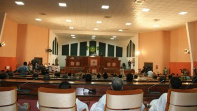 صورة رئيس البرلمان يدعو النواب للدورة البرلمانية الأولى للعام 2023/2022