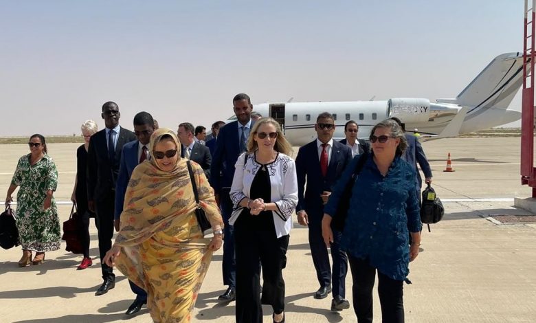 صورة مسؤولة بوزارة الخارجية الأميركية  تزور موريتانيا