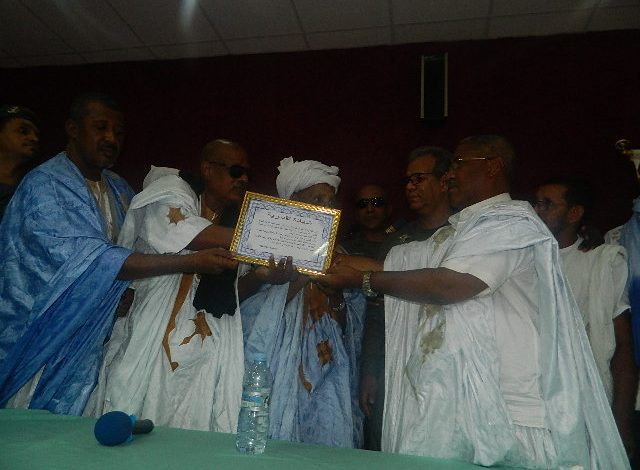 صورة حفل كبير لتوديع والي لعصابه السيد محمد ولد أحمد مولود