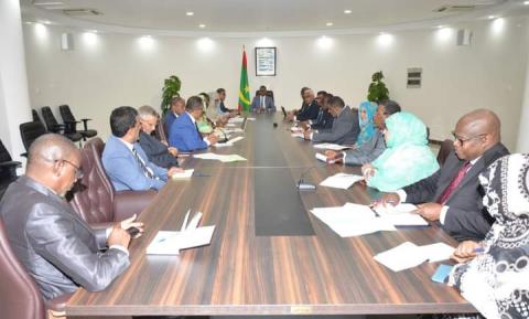 صورة اجتماع اللجنة الوزارية المكلفة بتنفيذ الخطة الوطنية للدخول المدرسي تحت رئاسة الوزير الاول