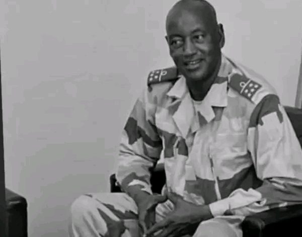 صورة الأركان العامة للجيوش تعزي في رحيل العقيد اتويركي فال شنان