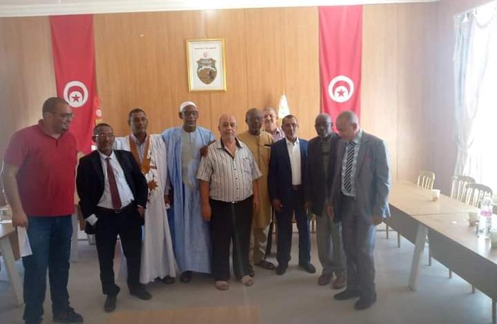 صورة عمدة بلدية كيفه في زيارة لتونس ضمن وفد من عمد موريتانيا