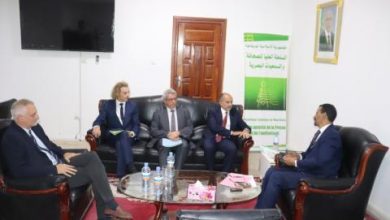 صورة الدكتور الحسين مدو يجري محادثات مع السفير الفرنسي