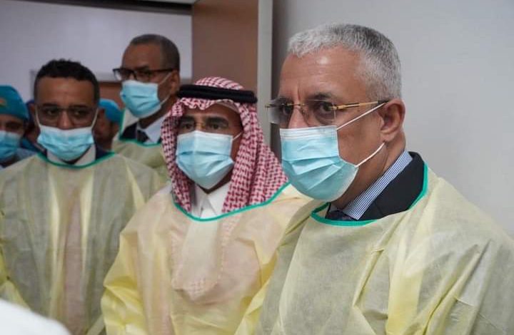 صورة وزير الصحة في زيارة للمركز الوطني امراض القلب