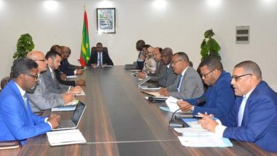 صورة اجتماع في الوزارة الاولى لبحث آليات تفعيل سياسة التشغيل