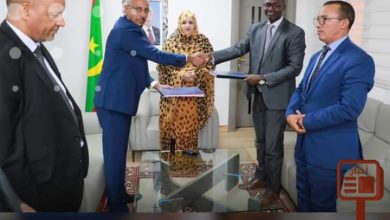 صورة وزيرة العمل الاجتماعي تتعاقد مع موريبوست