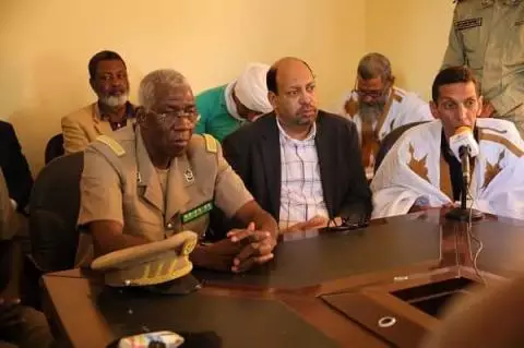 صورة وزير التنمية الحيوانية جاهزون لحفر الابار الرعوية