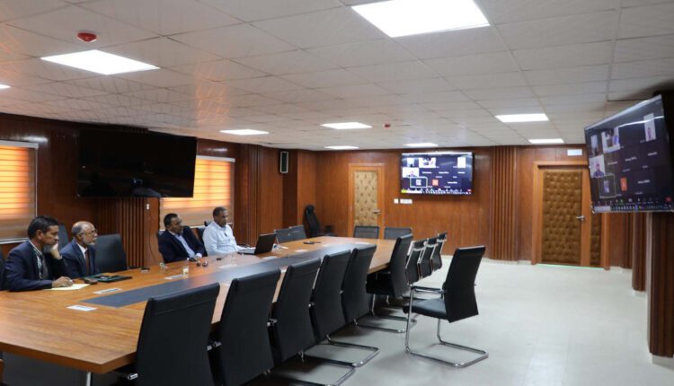 صورة مناديب التنمية الحيوانية في اجتماعات اسبوعية مع الديوان