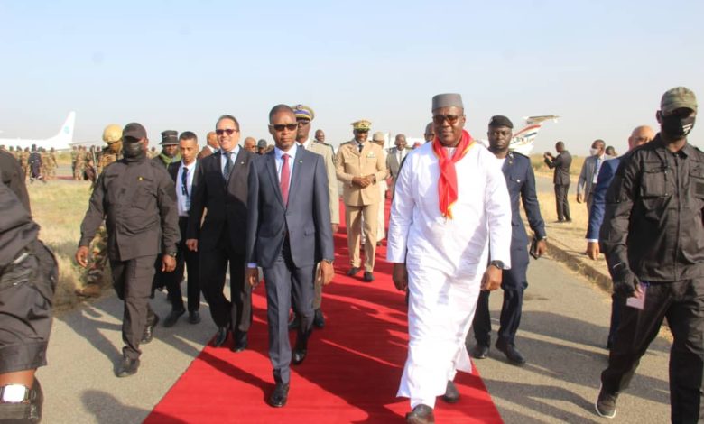 صورة الوزير الأول يتوجه إلى مدينة خاي المالية