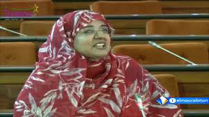 صورة النائب زينب بنت التقي تنفي احتمال اي تحالف مع عزيز