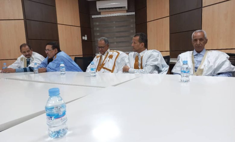 صورة مجموعة دعم  ترشيح  المصطف ولد دده ولد حمادي تجتمع برئيس حزب الانصاف