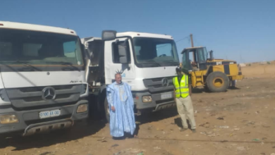 صورة عمدة كيفه يشرف على تنظيف مكب اتويميرت