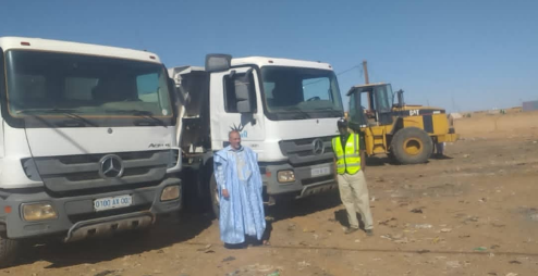 صورة عمدة كيفه يشرف على تنظيف مكب اتويميرت