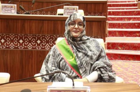 صورة البرلمانية زينب بنت التقي تقدم استقالتها من حزب تواصل (الأسباب)