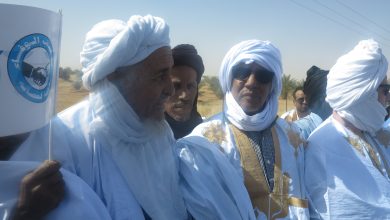 صورة المجموعة التي يتزعمها الشيخ التقليدي سدينا ولد العوث تقدم مرشحيها للانتخابات القادمة