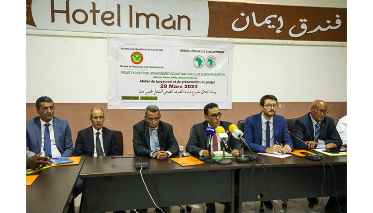 صورة من بينها كيفه تنظيم ورشة لدراسة مشروع للصرف الصحي في عدة مدن