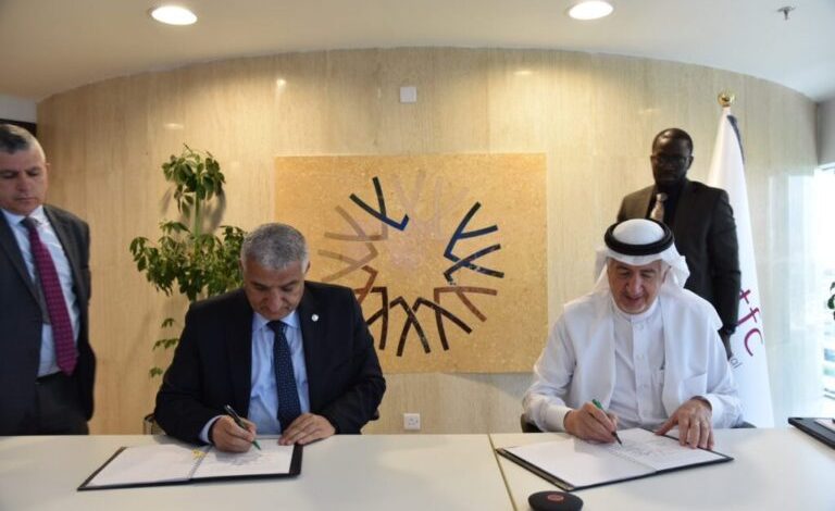 صورة توقيع اتفاقية لتطوير زراعة القمح في موريتانيا