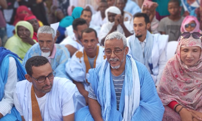 صورة الملك / زعيم حلف الاصالة والمستقبل يستقبل بعثة الحزب في مهرجان حاشد