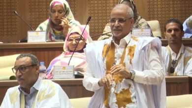 صورة محمد ولد مكت سادس رئيس للبرلمان الموريتاني و ثالث الضباط الذين ترأسوا الجمعية(أسماء)