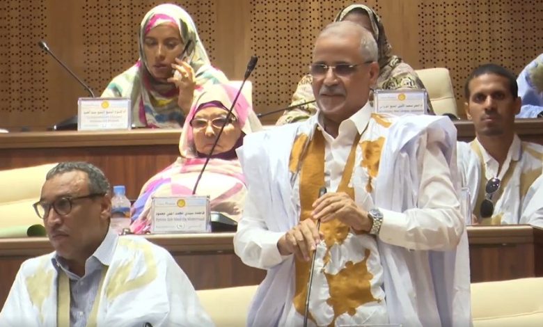 صورة محمد ولد مكت سادس رئيس للبرلمان الموريتاني و ثالث الضباط الذين ترأسوا الجمعية(أسماء)