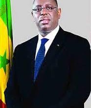 صورة ماكي صال / يصدر مرسوما بإعادة المتقاعدين من القوات المسلحة منذ 2019