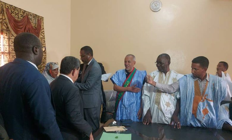 صورة كيفه تنصيب جمال ولد كبود عمدة للمدينة وانتخاب نوابه