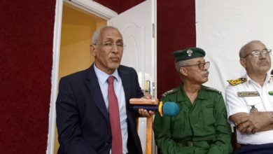 صورة كيفه / خلال زيارة وزير الزراعة.. المزارعون يشيدون بدور المندوب الجهوي